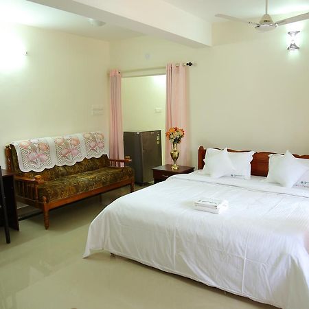 Greenfield Inn Thiruvananthapuram Bagian luar foto