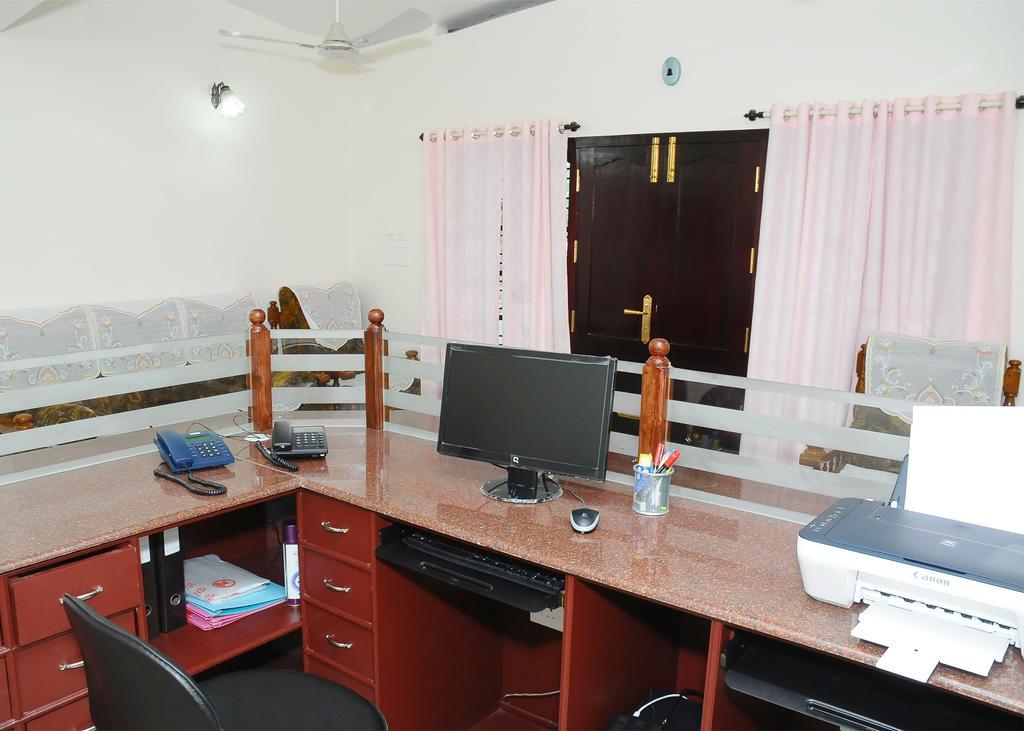Greenfield Inn Thiruvananthapuram Bagian luar foto