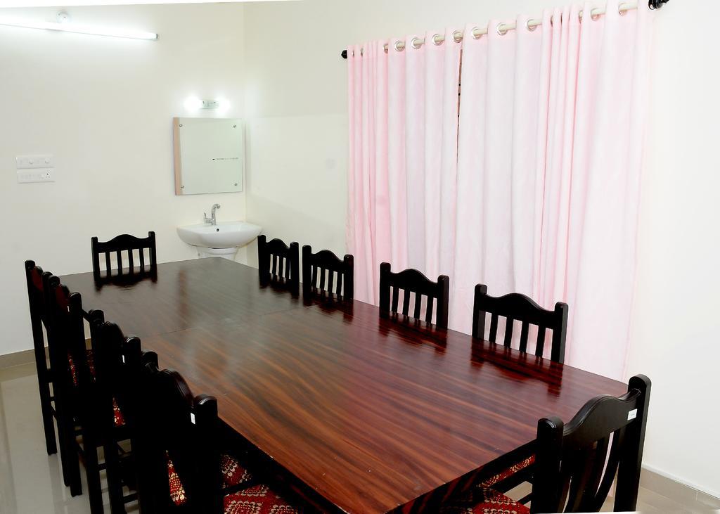Greenfield Inn Thiruvananthapuram Bagian luar foto
