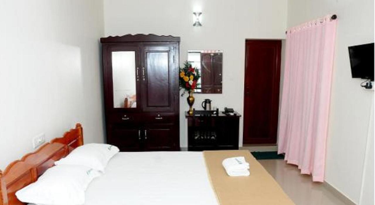 Greenfield Inn Thiruvananthapuram Bagian luar foto
